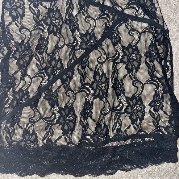 Bebe Dress - Picture 7 of 8